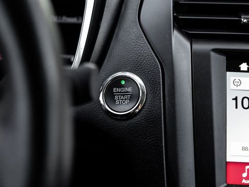 Used 2017 Ford Fusion Titanium image 29