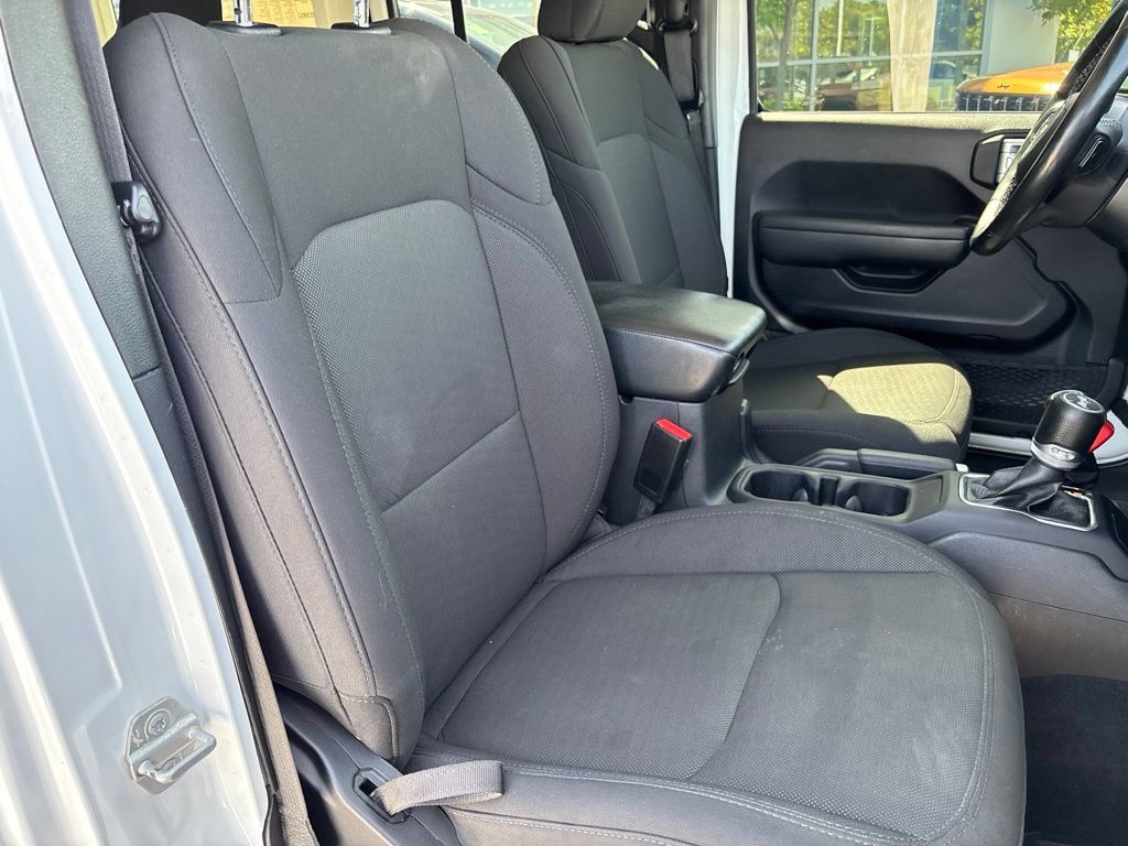 Used 2022 Jeep Wrangler Unlimited Sport AWD/4WD image 29