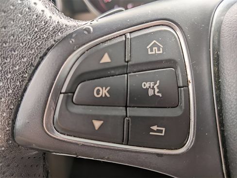 Used 2018 Mercedes-Benz GLC 300 image 21