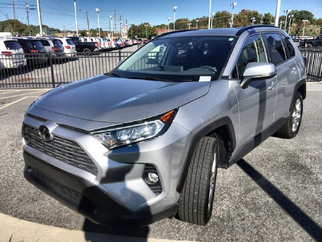 Used 2019 Toyota RAV4 XLE Premium FWD image 4