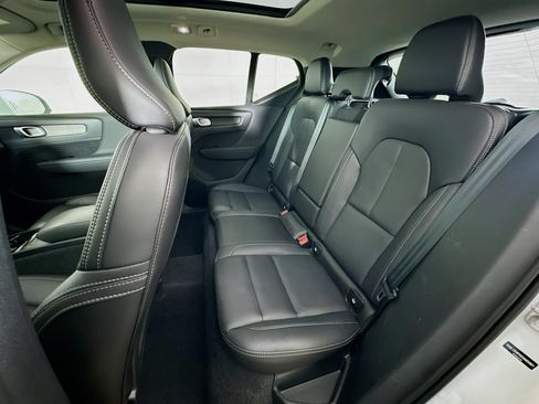Used 2025 Volvo XC40 B5 Plus AWD/4WD image 27