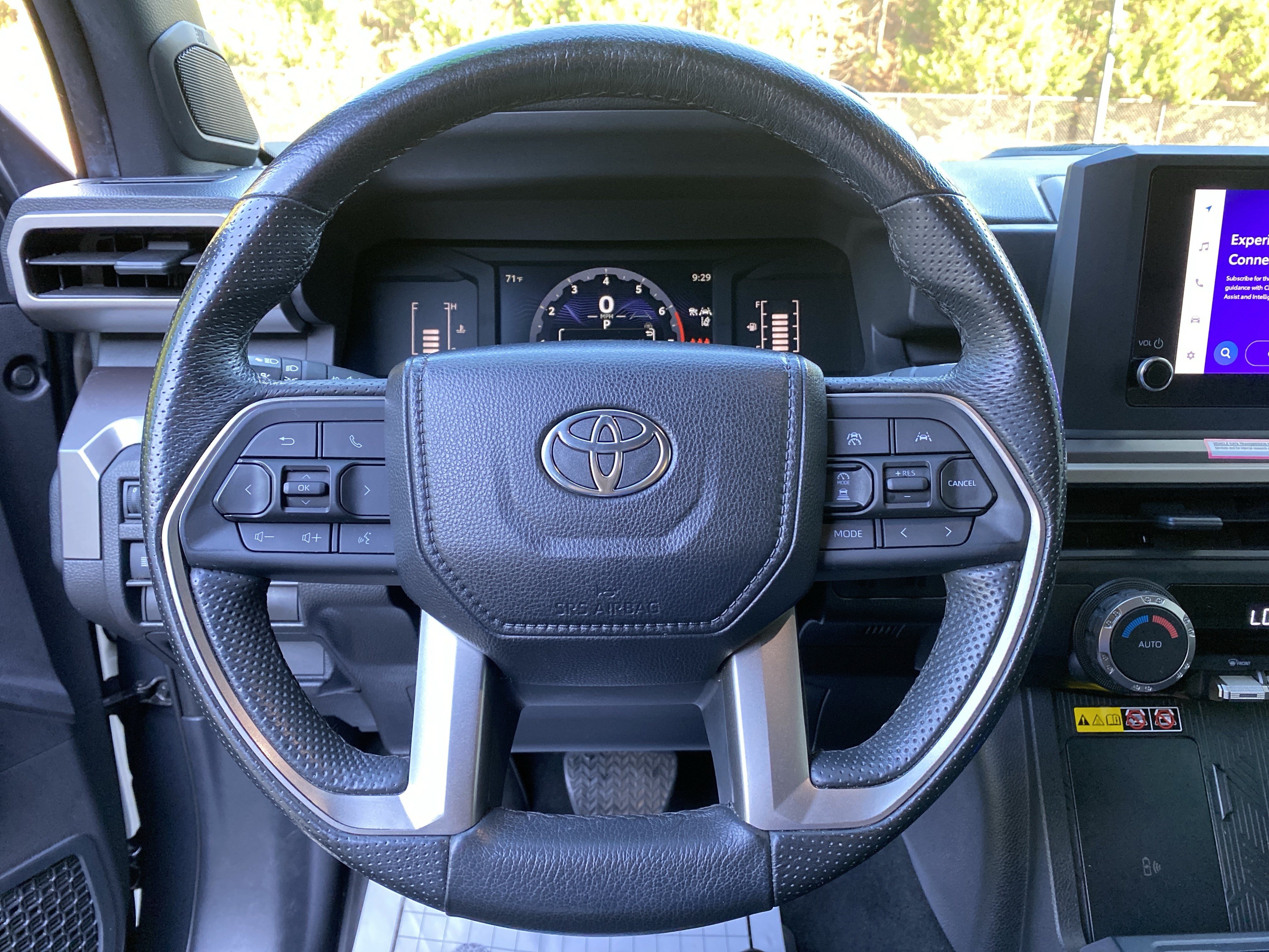 Used 2024 Toyota Tacoma SR5 w/ SR5 Upgrade Package AWD/4WD image 18