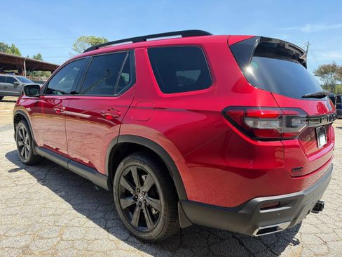 Used 2025 Honda Pilot Black Edition image 6