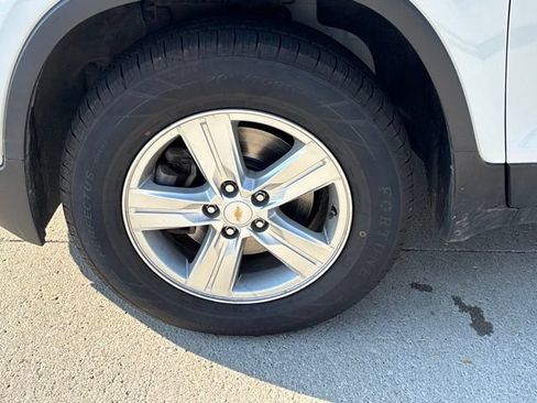 Used 2020 Chevrolet Trax LT w/ LT Convenience Package AWD/4WD image 10