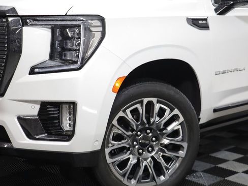 Used 2024 GMC Yukon XL Denali Ultimate image 3