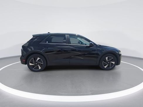 New 2025 Hyundai Ioniq 5 SE image 9