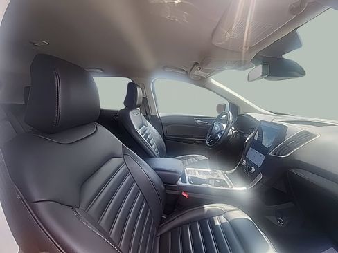 Certified 2024 Ford Edge SEL w/ Convenience Package AWD/4WD image 18