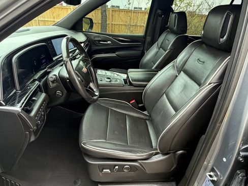 Used 2021 Cadillac Escalade ESV Sport w/ Driver Assist Tech Package image 4