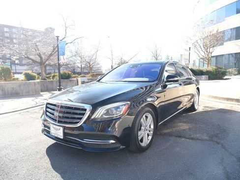 Used 2018 Mercedes-Benz S 560 4MATIC Sedan w/ Premium Package image 4