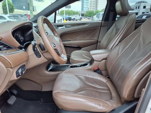 Used 2018 Lincoln MKC Reserve FWD image 4