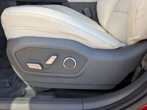 Used 2025 Hyundai Santa Fe SEL image 17