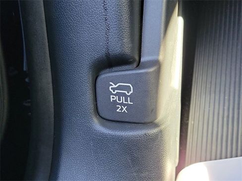 Used 2020 Ford Explorer XLT image 22