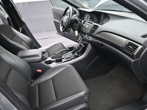 Used 2017 Honda Accord Sport image 21