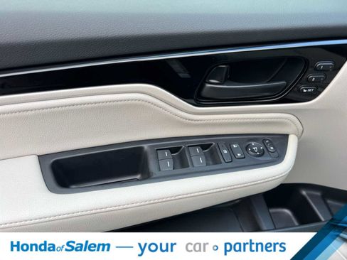 New 2026 Honda Odyssey Touring image 13