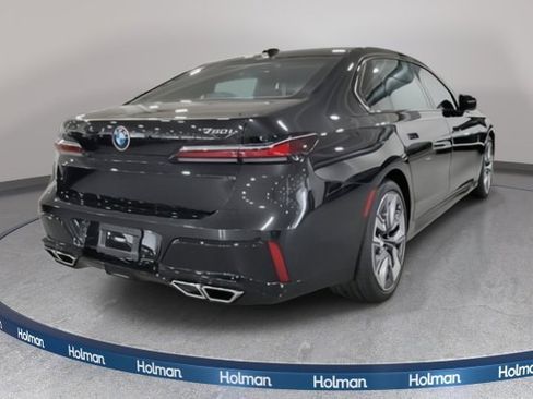 Certified 2023 BMW 760i xDrive w/ Parking Assistance Package image 8