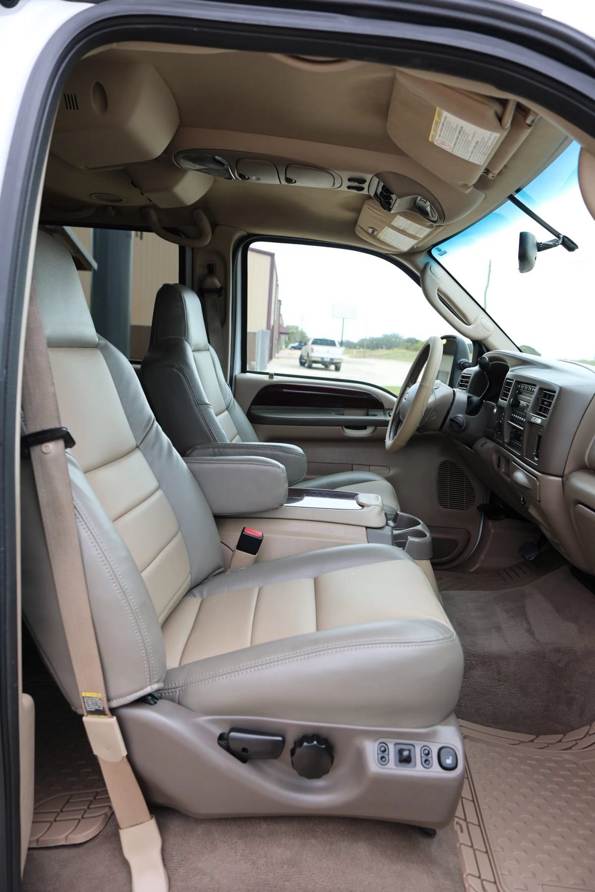 Used 2004 Ford Excursion Eddie Bauer AWD/4WD image 49