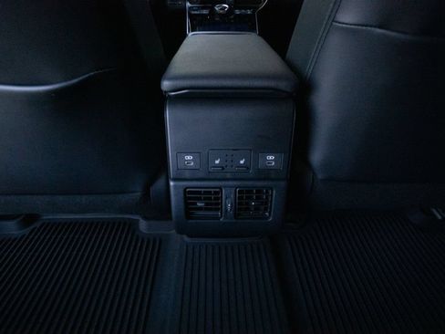 Used 2024 Subaru Solterra AWD/4WD image 18