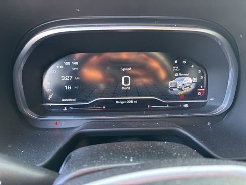 Used 2023 GMC Yukon SLT w/ SLT Luxury Package image 20