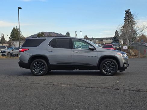 Used 2021 Chevrolet Traverse RS image 8