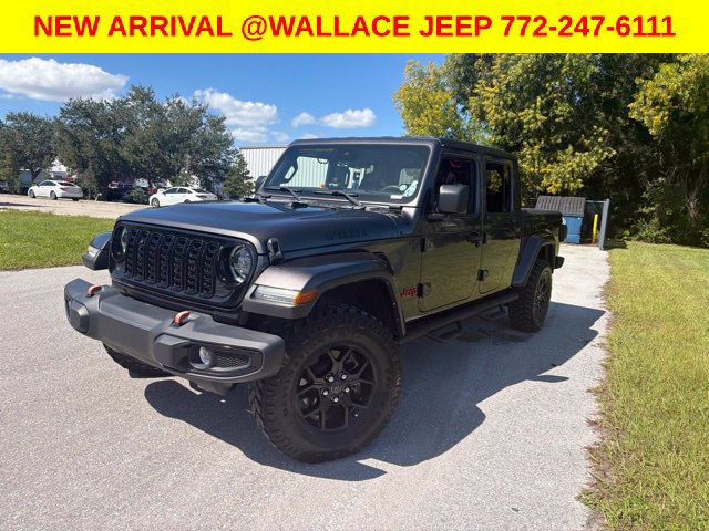 Used 2024 Jeep Gladiator Sport AWD/4WD image 3