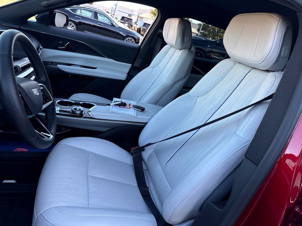 Used 2024 Cadillac Lyriq Sport w/ LPO, Floor Liner Package AWD/4WD image 5