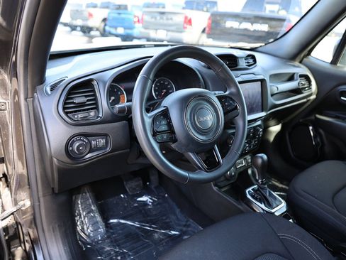 Used 2022 Jeep Renegade Altitude image 16
