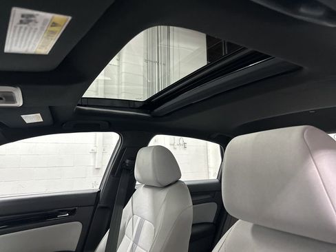 Used 2025 Honda Civic FWD Hybrid Sedan image 31