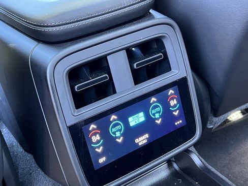 Certified 2025 Porsche Taycan image 17