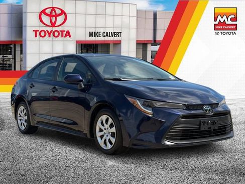 Used 2025 Toyota Corolla LE FWD image 7
