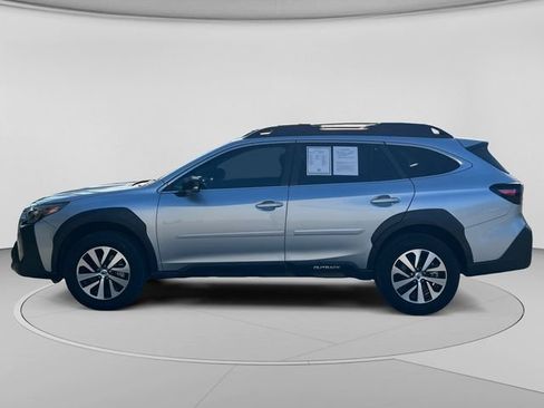 Used 2024 Subaru Outback AWD/4WD image 2