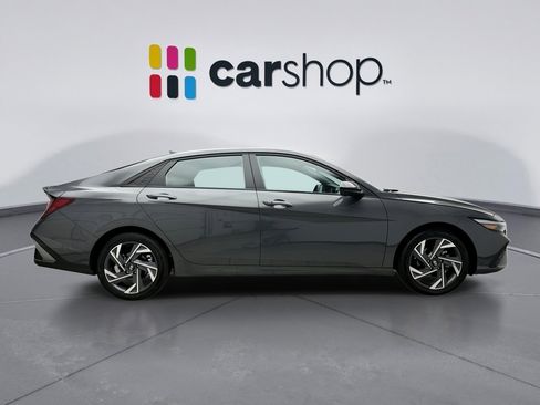 Used 2025 Hyundai Elantra Sport image 6