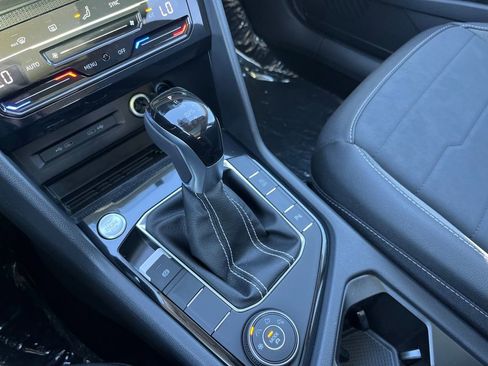 New 2025 Volkswagen Taos SE image 15