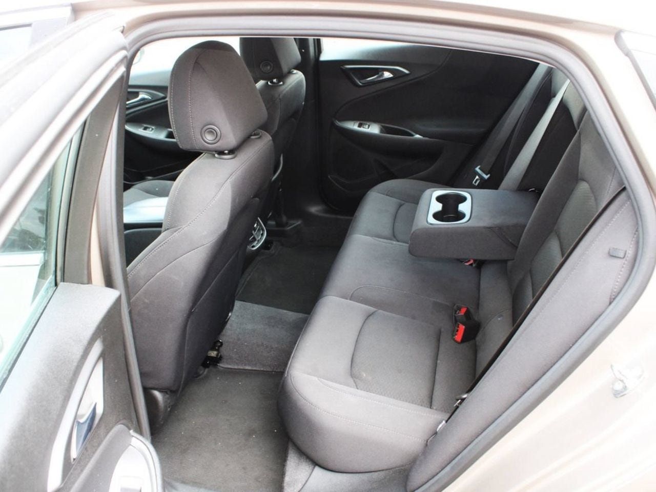 Used 2023 Chevrolet Malibu LT FWD image 12