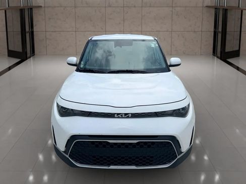 Used 2023 Kia Soul LX w/ LX Technology Package FWD image 8