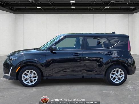 Certified 2023 Kia Soul LX w/ Option Group 015 FWD image 2