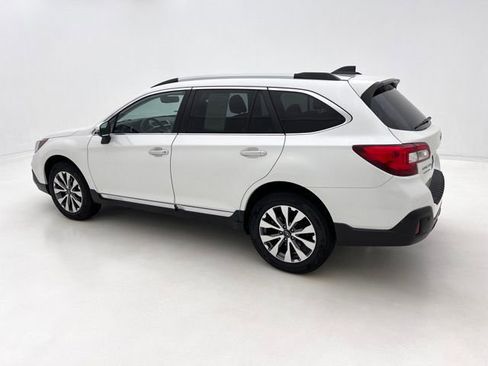 Used 2018 Subaru Outback 3.6R Touring AWD/4WD image 10