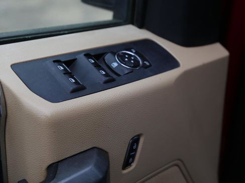 Used 2017 Ford F250 XLT image 9