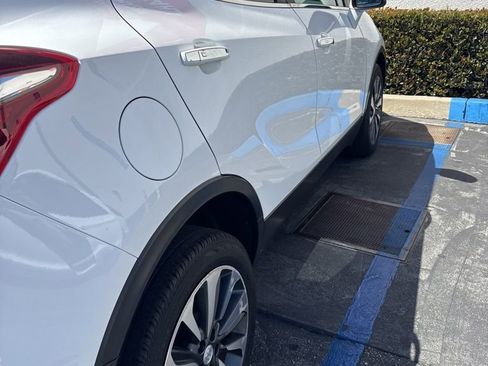 Used 2019 Buick Encore Essence FWD image 5