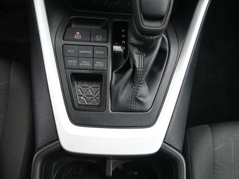 Used 2025 Toyota RAV4 XLE AWD/4WD image 20