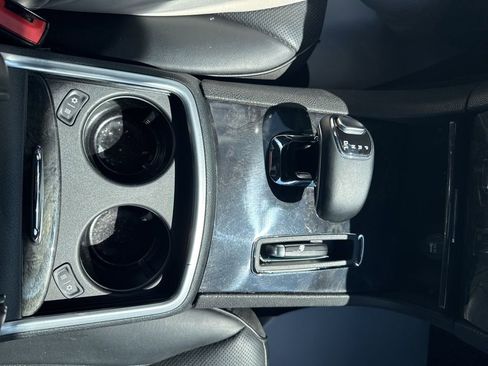 Used 2013 Chrysler 300 C image 17