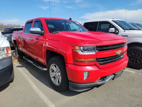 Used 2018 Chevrolet Silverado 1500 LT image 3