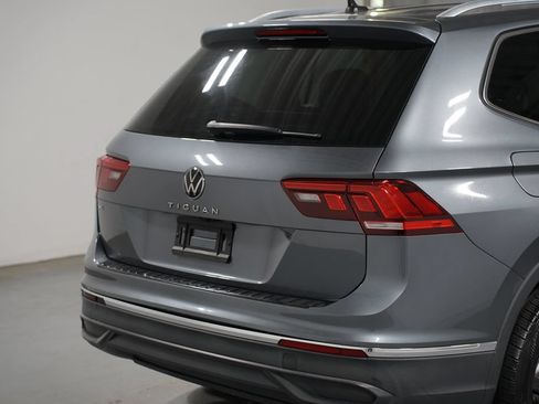 Used 2022 Volkswagen Tiguan SE FWD image 9