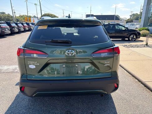 Used 2022 Toyota Corolla Cross XLE AWD/4WD image 7