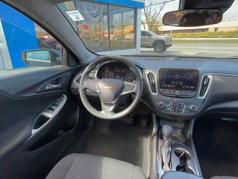 Used 2023 Chevrolet Malibu LT FWD image 26