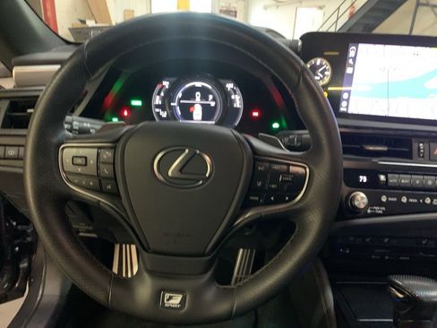 Used 2022 Lexus ES 300h F Sport image 25