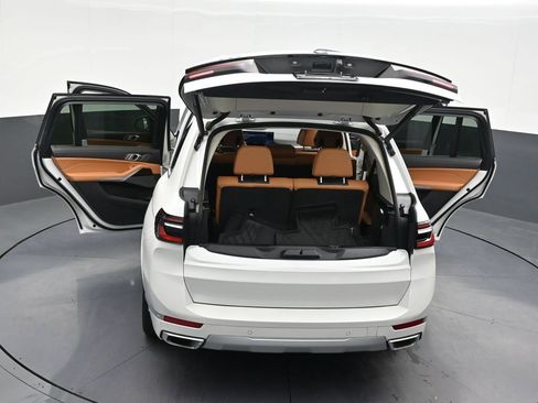 Used 2024 BMW X7 xDrive40i w/ Premium Package image 36