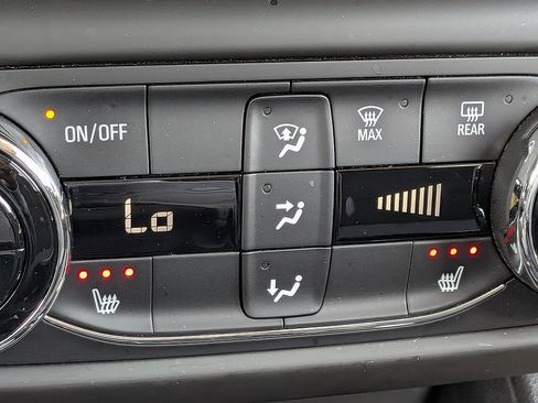 Certified 2023 Chevrolet TrailBlazer LT w/ Convenience Package FWD image 33