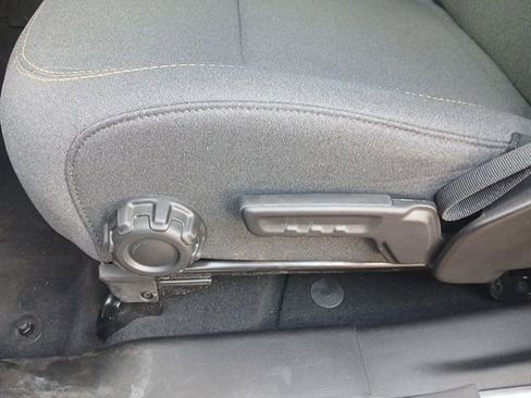 Used 2025 Jeep Wrangler Sport image 12