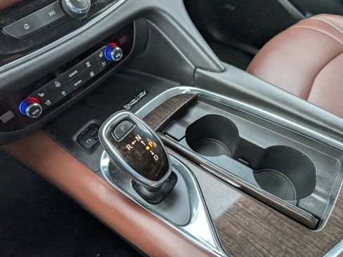 Used 2020 Buick Enclave Avenir w/ Avenir Technology Package image 23