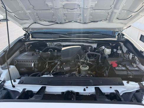 Used 2023 Toyota Tacoma SR w/ SR Convenience Package RWD image 33